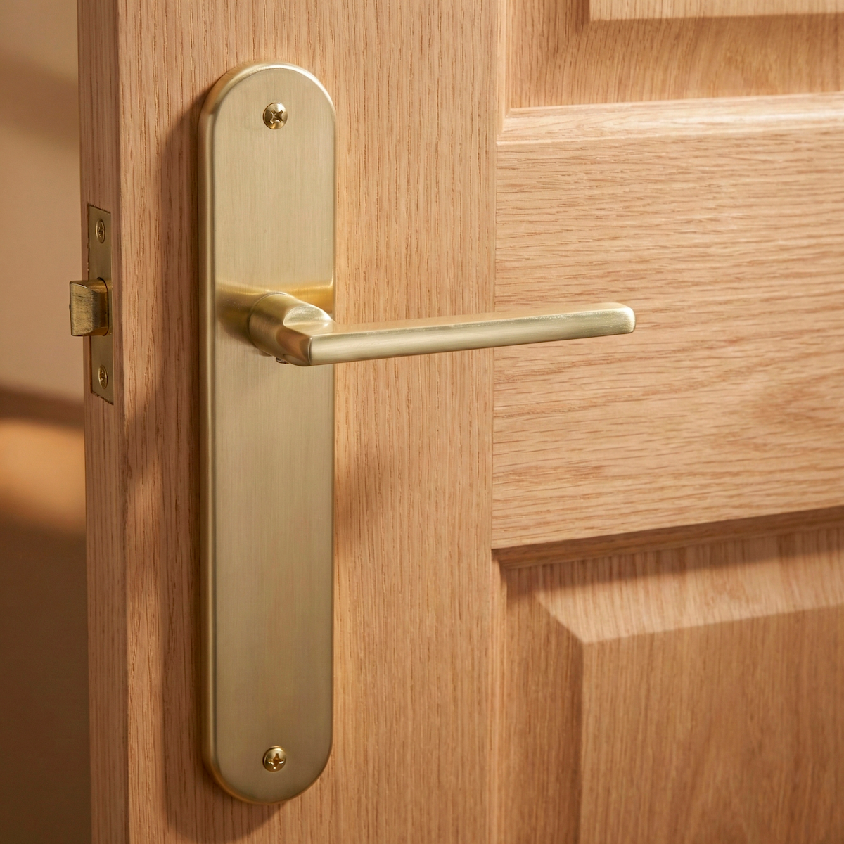 Ovale deurbordjes voor verhuur in gesatineerd goudkleurig aluminium