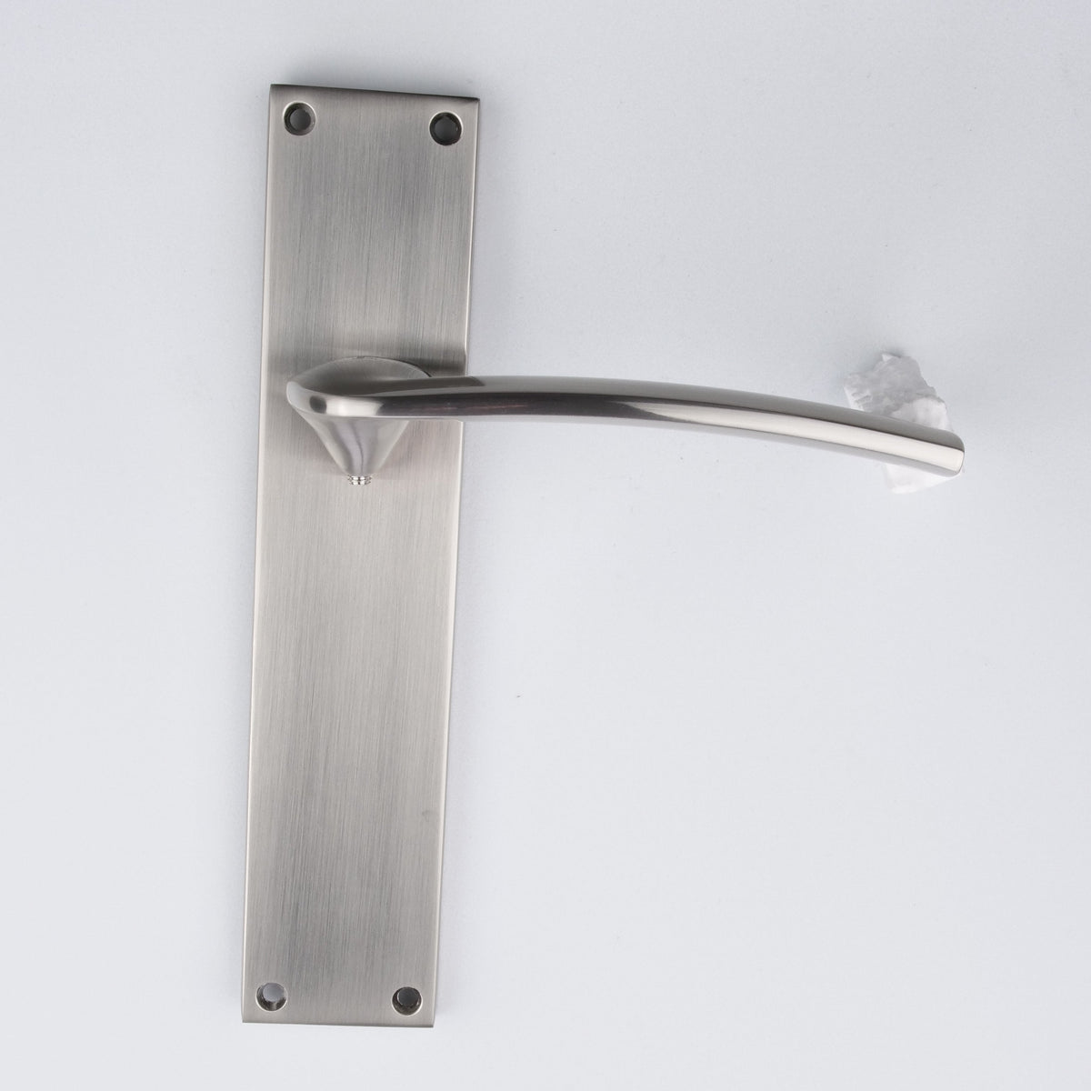 Deurkruk model '340' met rechthoekig schild voor zamak deuren in gesatineerd nikkel finish